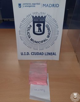 Policía Muncipal de Madrid detiene a un individuo por portar 19,690gr de "TUCIBI" o cocaína rosa.