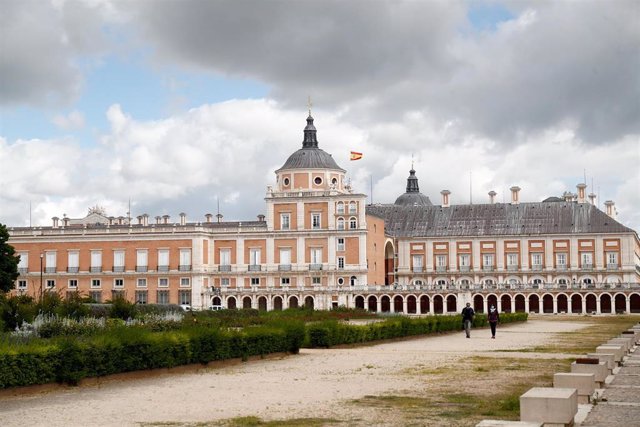 Jardines vacíos del Palacio Real de Aranjuez 