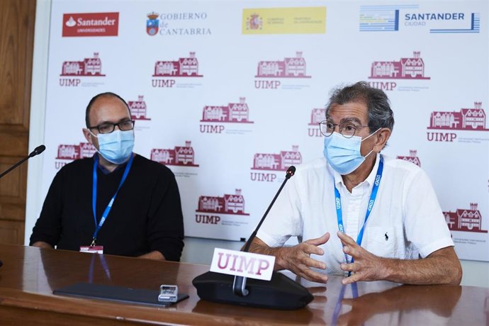 El presidente de la Asociación Española de Neuropsiquiatría, Mikel Munárriz, y el profesor titular de Historia de la Ciencia en la Universitat de Valencia, Enrique Novella