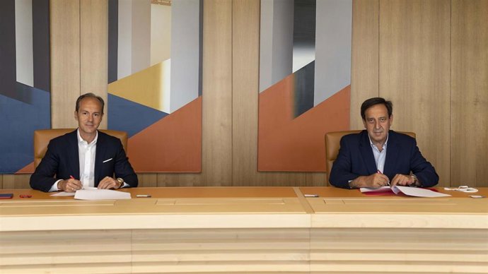 Santander y Asaja firman una colaboración para el sector agro.