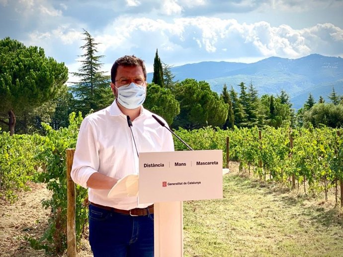 El vicepresidente de la Generalitat y conseller de Economía y Hacienda, Pere Aragons, este viernes antes de visitar la bodega Juvé & Camps