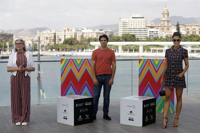 Photocall de la película 'El Incoveniente' del director Bernabé Rico (c) y con la asistencia de las actrices Kiti Mánver (i) y Juana Acosta (d). En Málaga,(Andalucía, España), a 24 de agosto de 2020.