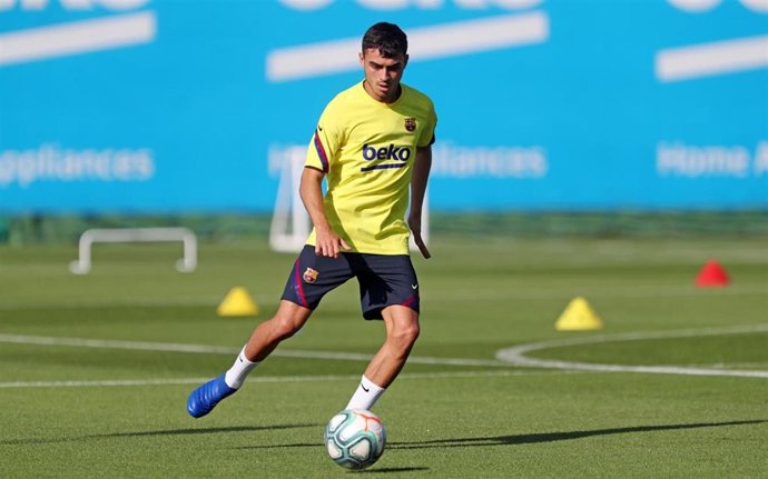 Pedri entrenando con el Barcelona