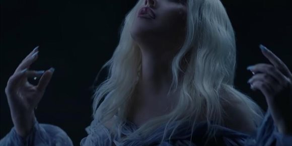 1. VÍDEO: Christina Aguilera y su nueva versión de Reflection como avance del estreno de remake de Mulan