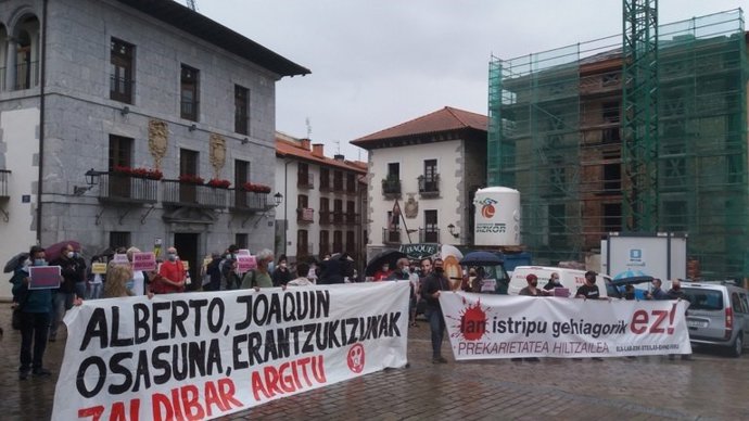 Concentración de sindicatos en Markina para exigir responsabiidades por el derrumbe del vertedero de Zaldibar