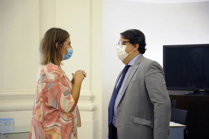 La portavoz del Grupo Parlamentario Socialista, Lara Garlito