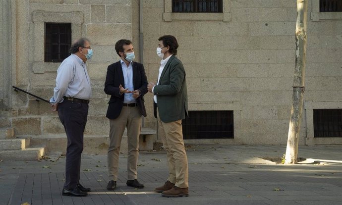El expresidente de la Junta de Castilla y León, Juan Vicente Herrera; el presidente del PP, Pablo Casado, y el actual presidente de la Junta, Alfonso Fernández Mañueco.