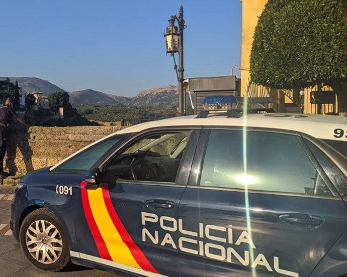 Imagen de archivo de un vehículo de la Policía Nacional, en Ronda