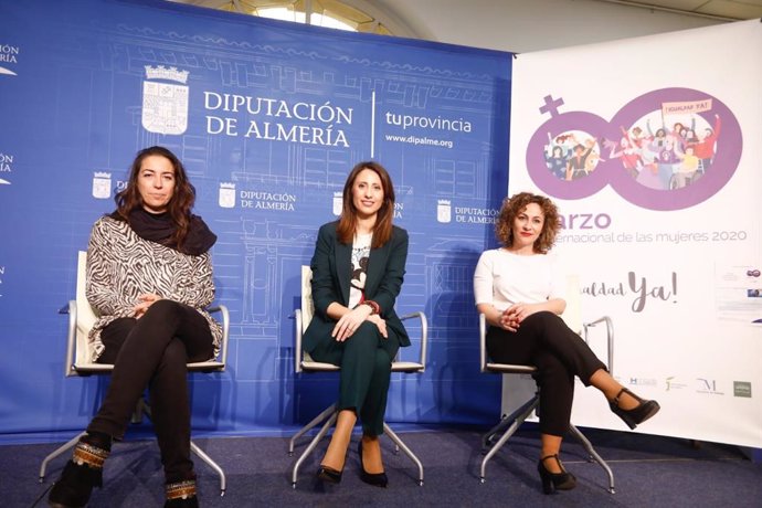 Diputación fomenta la promoción laboral de las mujeres almerienses con un plan de formación