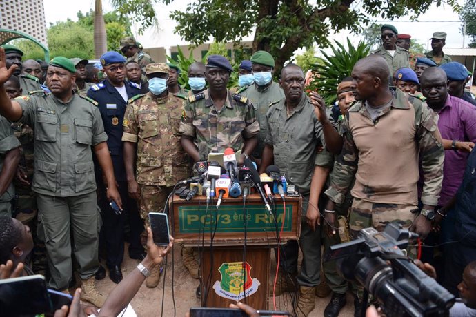 Malí.- La junta militar de Malí aplaza su primera reunión para facilitar un tras