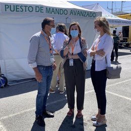 El presidente de la Diputación, Ignacio Caraballo, junto a la delegada del Gobierno en Andalucía, Sandra García, y la subdelegada en Huelva, Manuela Parralo.