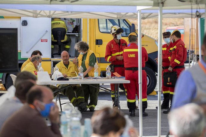 Puesto de mando que combate el incendio en Almonaster la Real (Huelva)