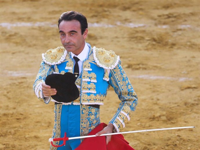 Enrique Ponce en una imagen de archivo tomada durante la terna que ofreció en Navas de San Juan (Jaen) el día que se conmemoraban los 30 años de alternativa.