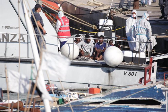 Migrantes en Lampedusa