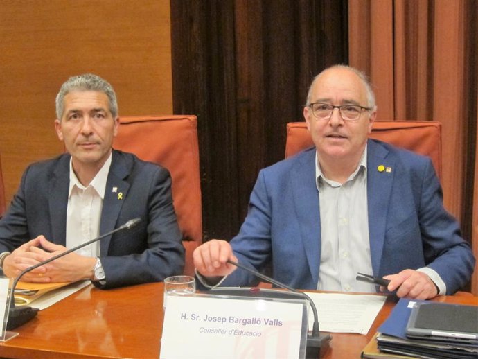 El director general de centres públics de la Generalitat, Josep Gonzlez-Cambray, i el conseller d'Educació, Josep Bargalló.