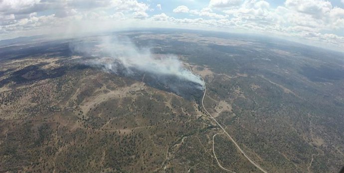 Incendio en San Felices de Gallegos (Salamanca).