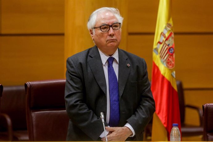 El ministro de Universidades, Manuel Castells, en el Senado