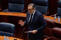 López censura "el abuso de la acción penal para exigir responsabilidades" por las residencias