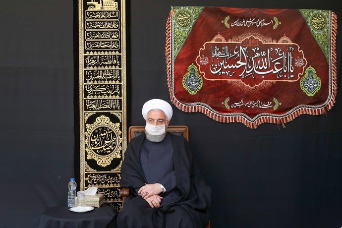 Hasán Rohani con mascarilla