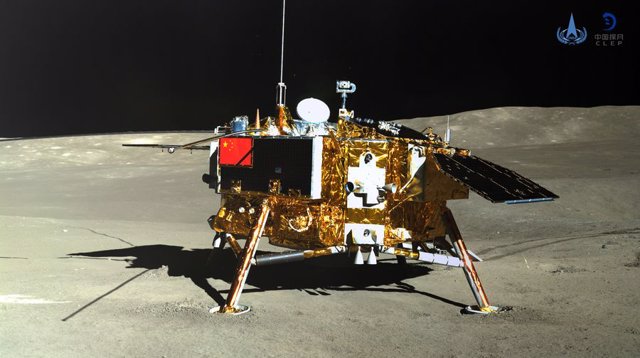 Imagen de Chang'e 4 tomada desde el rover Yutu 2