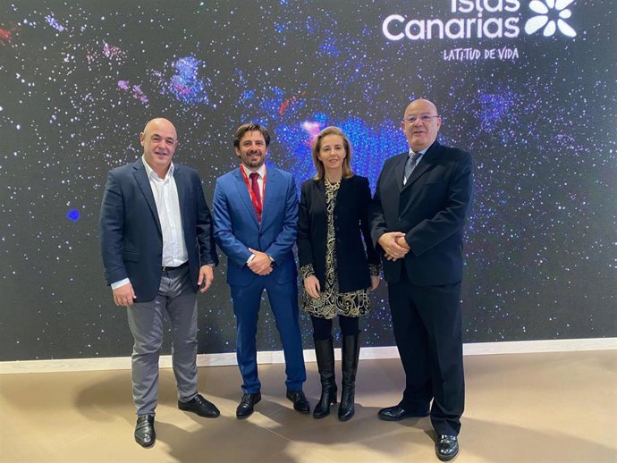 José María Mañaricua, presidente de la FEHT, Jorge Marichal, presidente de Ashotel, Susana Pérez, presidenta de la Federación Turística de Lanzarote y Antonio Hormiga, titular de Asofuer