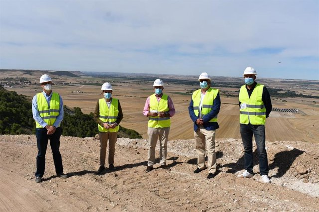 Visita institucional a las obras en Valoria.