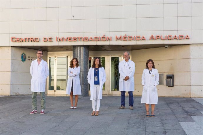 Francesco Marchese, Teresa Lozano, Maite Huarte, Juan José Lasarte y Sandra Jovanna González, investigadores del CIMA de la Universidad de Navarra.