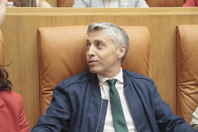 El diputado del PSOE en La Rioja Francisco Javier Ocón Pascual durante la segunda sesión del debate de investidura de la candidata socialista a la presidencia de la Rioja