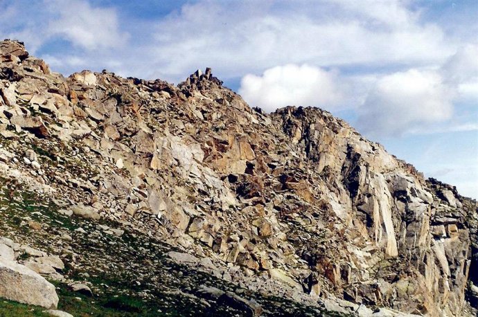 Cima del Tuc de Saburó, desde donde se ha precipitado la víctima, en una imagen de archivo