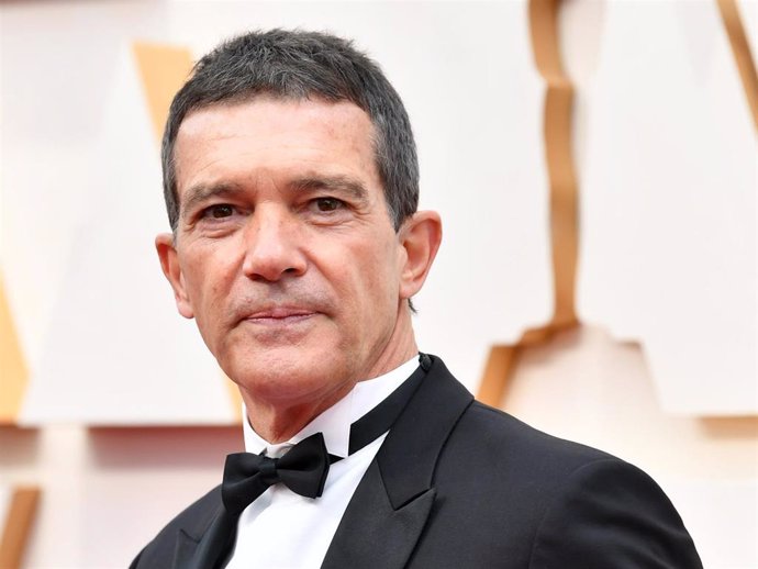Antonio Banderas attends the 92nd Annual Academy Awards at Hollywood and Highland on February 09, 2020 in Hollywood, California.
