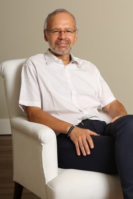 El catedrático de Medicina y jefe de la Sección de Cardiología del Hospital Gregorio Marañón de Madrid, el doctor Manuel Martínez-Sellés, presenta su candidatura a presidir el Ilustre Colegio de Médicos de Madrid (ICOMEM)