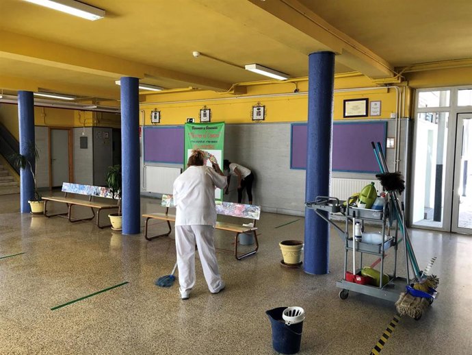 Labores de desinfección en un colegio de la localidad