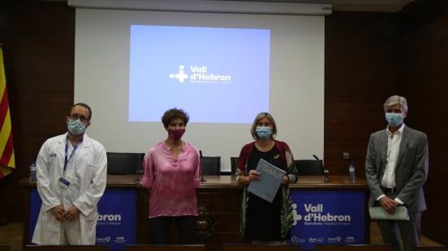 Presentación de un estudio de Vall d'Hebron sobre transmisión intrafamiliar de niños a adultos, con la consellera Alba Vergés