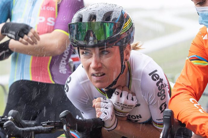 La ciclista neerlandesa Annemiek van Vleuten