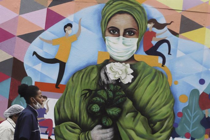 Mural pintado en honor a los trabajdores del sector sanitario por su labora dura
