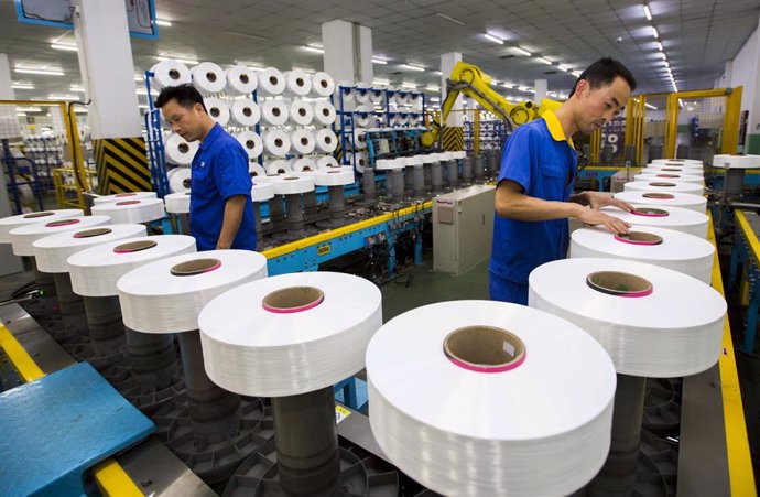 China.- China acelera su actividad manufacturera a máximos desde 2011, según PMI