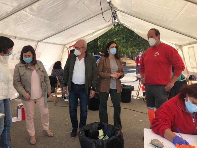 La presidenta del Gobierno, Concha Andreu, en su visita a Alfaro con la consejera de Salud, Sara Alba
