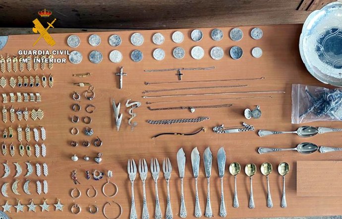 Rdo. Nota De Prensa Guardia Civil (Recuperado Casi 500 Kilos De Plata Robados De Una Caja Fuerte En Castro Urdiales)