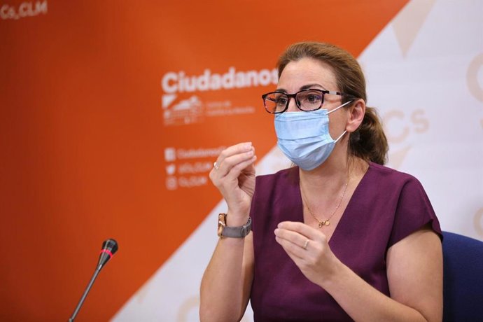 Diputada de Cs Úrsula López en rueda de prensa.