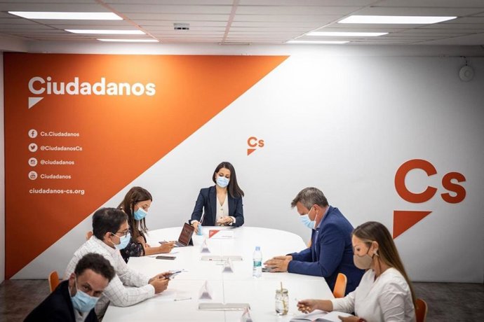 La presidenta de Ciudadanos, Inés Arrimadas, durante una reunión del Comité Permanente del partido.