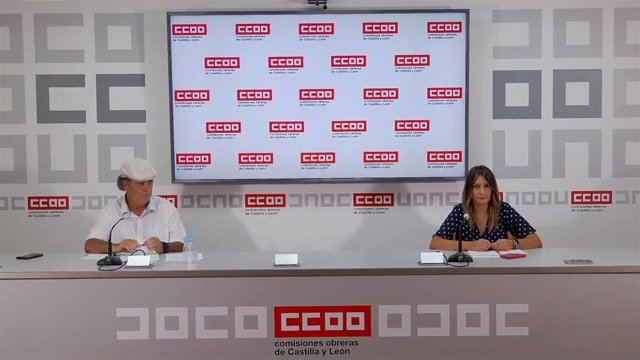 La secretaria de Mujer y Políticas de Igualdad de CCOO en CyL, Yolanda Martín Ventura, y el secretario de Elecciones Sindicales y Afiliación del sindicato, Enrique Castillejos, en la presentación de la campaña.