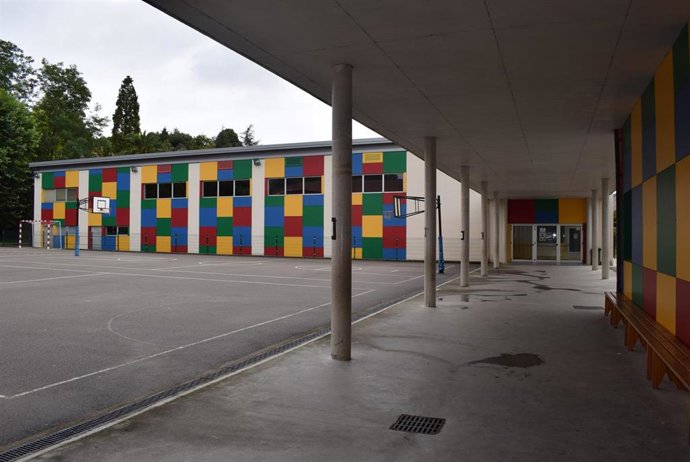 COLEGIO BAJO PAS DE ARCE (PIÉLAGOS)