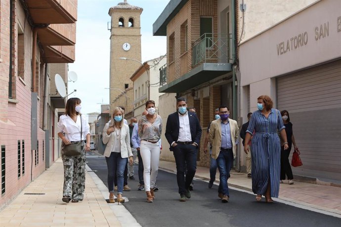 La presidenta del Gobierno de Navarra, María Chivite, visita obras realizadas recientemente en Ribaforada.