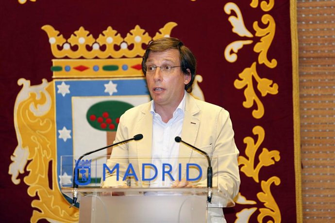 El alcalde del Ayuntamiento de Madrid, José Luis Martínez-Almeida, durante el evento 'Vuelta a la normalidad' de la UNESCO celebrado en el Palacio de Cibeles, en Madrid (España), a 27 de julio de 2020.