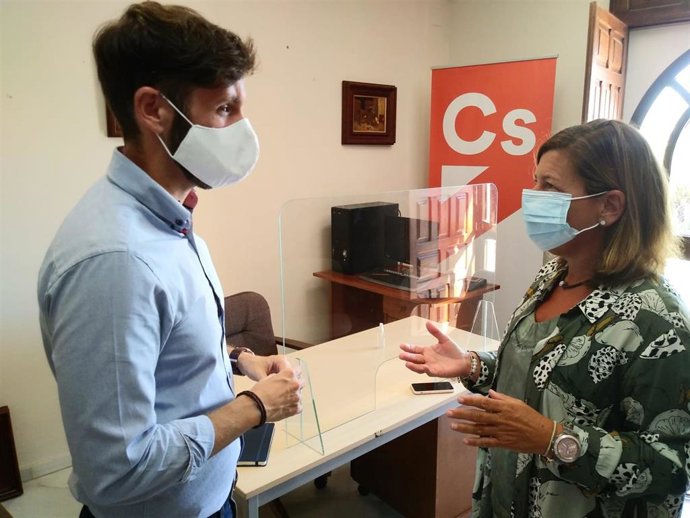 Visita de la portavoz en Diputación de Cs, Carmen Santa María, a Puebla del Río con el concejal Fede Bizcocho