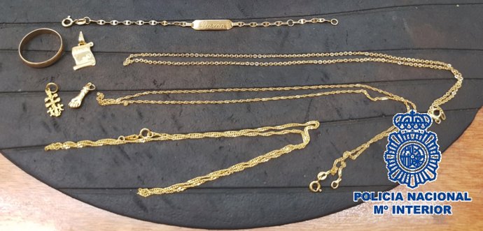 Imagen de archivo de unas joyas recuperadas tras haber sido robadas