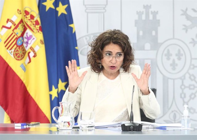 La ministra portavoz y de Hacienda, María Jesús Montero, ofrece una rueda de prensa posterior al Consejo de Ministros en Moncloa, en Madrid (España), a 1 de septiembre de 2020.
