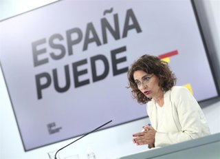 La ministra portavoz y de Hacienda, María Jesús Montero, ofrece una rueda de prensa posterior al Consejo de Ministros en Moncloa, en Madrid (España), a 1 de septiembre de 2020.