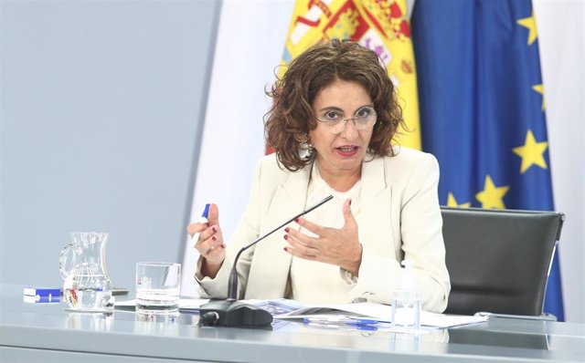 La ministra portavoz y de Hacienda, María Jesús Montero, ofrece una rueda de prensa posterior al Consejo de Ministros en Moncloa, en Madrid (España), a 1 de septiembre de 2020.