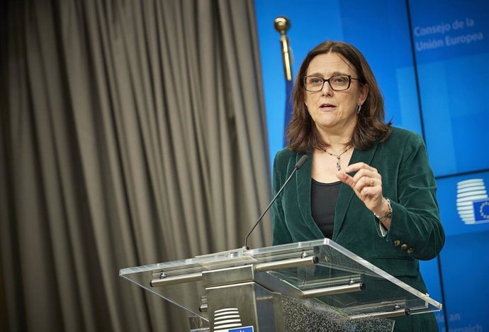 La excomisaria europea Cecilia Malmstrom durante una conferencia